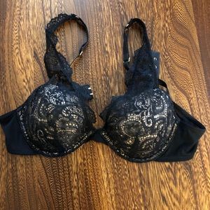 Lace contour plunge bra